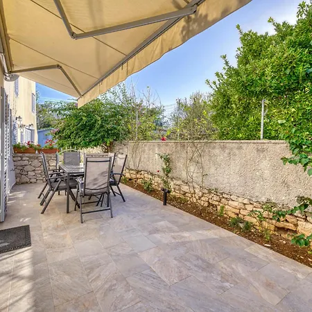 Tanja By Interhome Osor