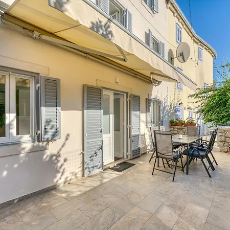 Tanja By Interhome Osor